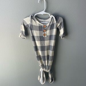 Caden Lane Big Check Bamboo Waffle Newborn Baby Knot Gown & Hat Set | Denim